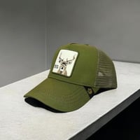 كاب زيتي بطبعة في المنتصف