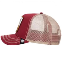 كاب عودي و بيج بطبعة في المنتصف