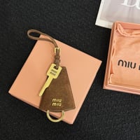 تعليقة شنطة ميوميو