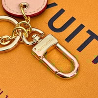 ميدالية لويس فيتون النسائية