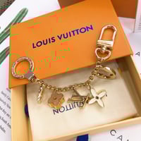 ميدالية لويس فيتون النسائية