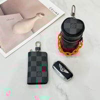 ميدالية مفتاح سيارة لويس فيتون