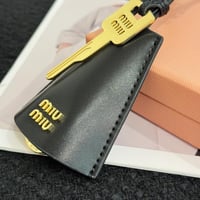 تعليقة شنطة ميوميو