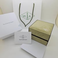 ساعة فان كليف باللون الأسود