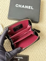 محفظة شانيل النسائية الأكثر شهرة