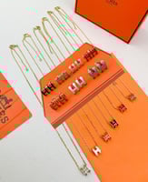 طقم هيرمز الأكثر شهرة سلسال مع حلق