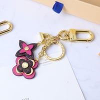 ميدالية لويس فيتون النسائية