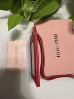 تعليقة بطايق ميو ميو احمر