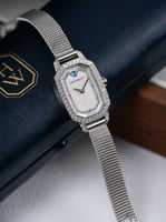 ساعة هاري وينستون ستيل مع زركون داخلي وخارجي