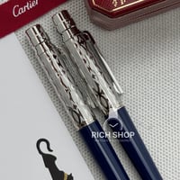 قلم كارتير سانتوس فضي على كحلي مزخرف