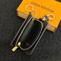 ميدالية مفتاح سيارة لويس فيتون