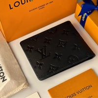 محفظة لويس فيتون