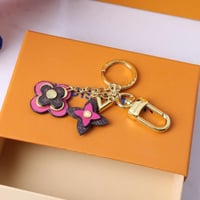 ميدالية لويس فيتون النسائية