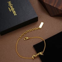 اسوارة ايف سان لوران الأكثر طلباً