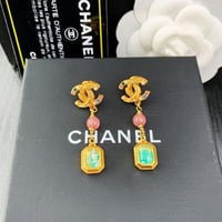 حلق شانيل مرصع بالكامل