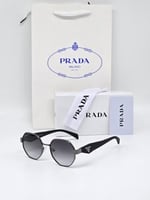 نظارة برادا اسود عدسه مدرج