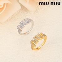 طقم ميو ميو الأكثر شهرة