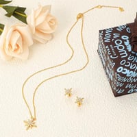 طقم apm الأنيق باللون الذهبي