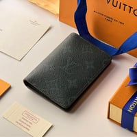 محفظة لويس فيتون