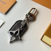 ميدالية لويس فيتون الرجالية