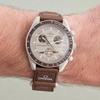 اوميغا سواتش مون سواتش زحل