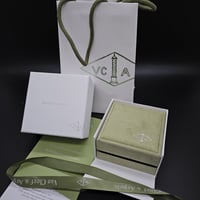 اسوارة بانقل فان كليف بيرلي