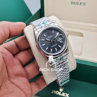 ساعة رولكس ديت جست وسط إطار ناعم