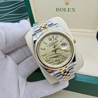 ساعة رولكس ديت جست وسط