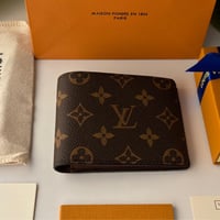 محفظة لويس فيتون