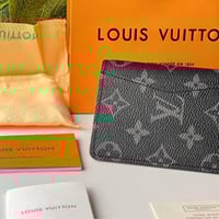 محفظة لويس فيتون