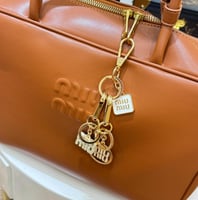 ميدالية ميو ميو 3 في 1