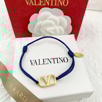 اسوارة فالنتينو خيط ذهبي