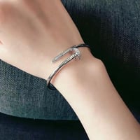 اسوارة كارتير مسمار فضي نحيف