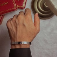 اسوارة كارتير لوف الرجالية