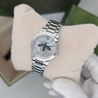 ساعة قوتشي النسائية