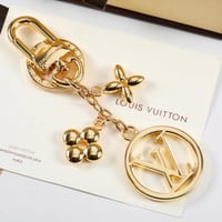 ميدالية لويس فيتون النسائية