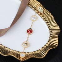 اسوارة فان كليف ذهبي