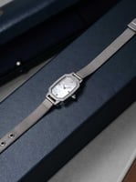 ساعة هاري وينستون ستيل مع زركون داخلي وخارجي