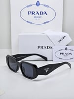 نظارة برادا اسود