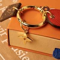 ميدالية لويس فيتون النسائية