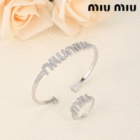 طقم ميو ميو الأكثر شهرة