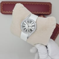 ساعة بياجت النسائية باللون الأبيض