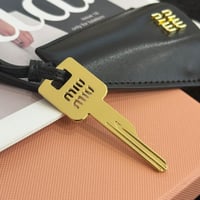 تعليقة شنطة ميوميو