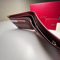 محفظة كارتير كبير باللون البرغندي