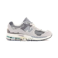 New Balance 2002-R