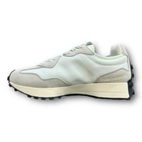 New Balance 327