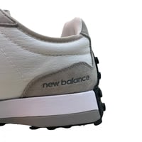 New Balance 327