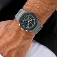 ساعة رجالية بسير الكربون