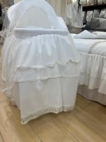 طقم مفرش نفاس مع سرير البيبي