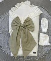 مدس مواليد كتان على فيونكه